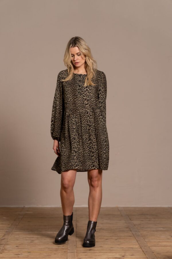 Elise Dress Leopard Juul & Belle